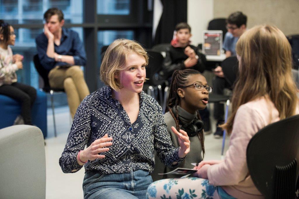 hackneylibs's tweet image. #MentalHealthAwarenessWeek Connect with others at the Library! Join #hackneylibraries for Free and fun sessions; reading and poetry groups, crafts, under 5&apos;s story times, performances and a much  more!  Check out what&apos;s on at your local Hackney library: hackney.gov.uk/libraries-what…