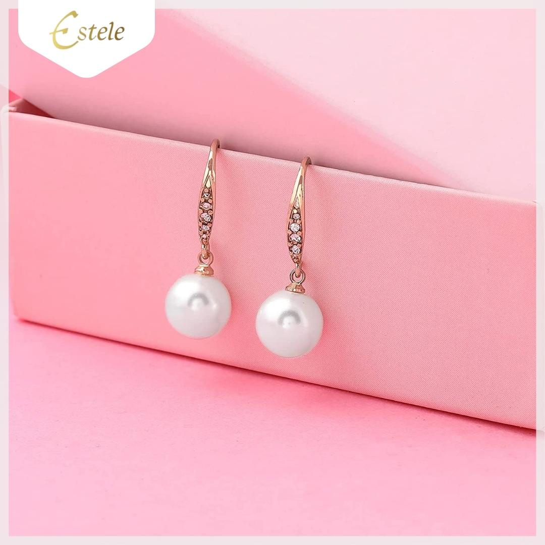 AmazonFashionIn's tweet photo. Add some bling to your OOTD and stand out in the crowd with gorgeous jewellery from #estele.co. Shop now and get them at up to 70% off: https://t.co/0VzsgOyQ9t
.
.
#Estele #Jewellery #Earrings #EarringsForWomen #Fashion #Styles #AmazonFashion #HarPalFashionable https://t.co/tNTgLYI8TT