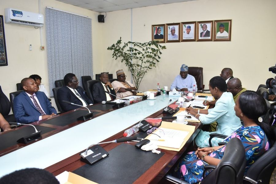 AAU_67's tweet photo. @AAU_67 delegation led by the @SecgenAAU pays a courtesy visit to the VC of the National Open University of Nigeria (@NOUN), Prof. Olufemi Peters, and his management team. The AAU &amp; partners are holding a workshop for experts in #DigitalEducation this week, hosted by the NOUN. https://t.co/ILXu8EDZHC