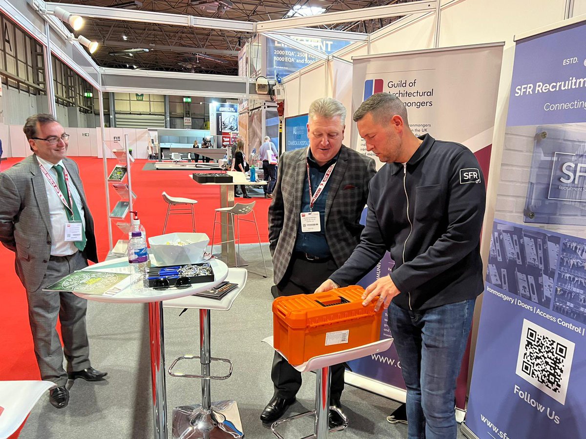 What a great start to the day, busy busy! 

Well done @andygmatt for winning yourself a prize 😃 

@gai_UK stand N71
@SFRrecruitment @SolutionsSfr 

@fitshow #fitshow2022