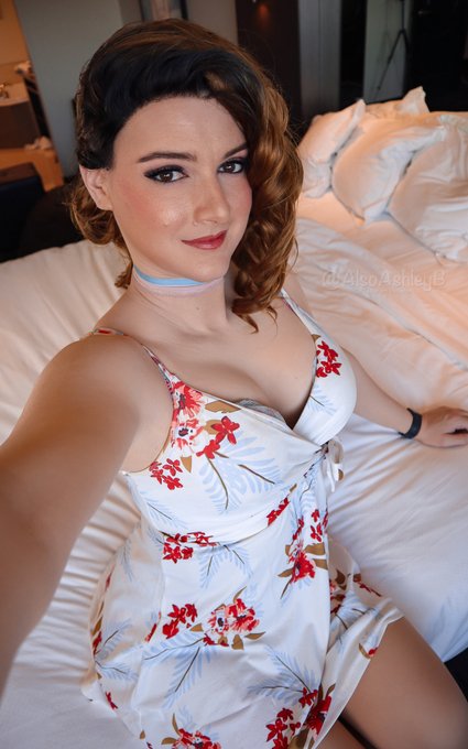 I used to love ogling a woman in a cute sundress... How the tables have turned ? https://t.co/ckUYNb