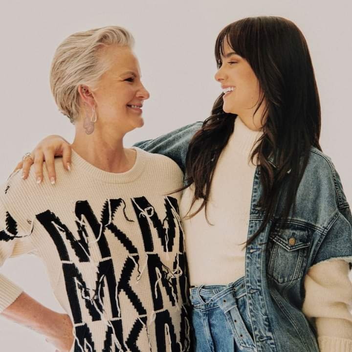 ValAparicio22's tweet photo. Feliz Día del las Madres 💘 https://t.co/Zz7YwSBapB