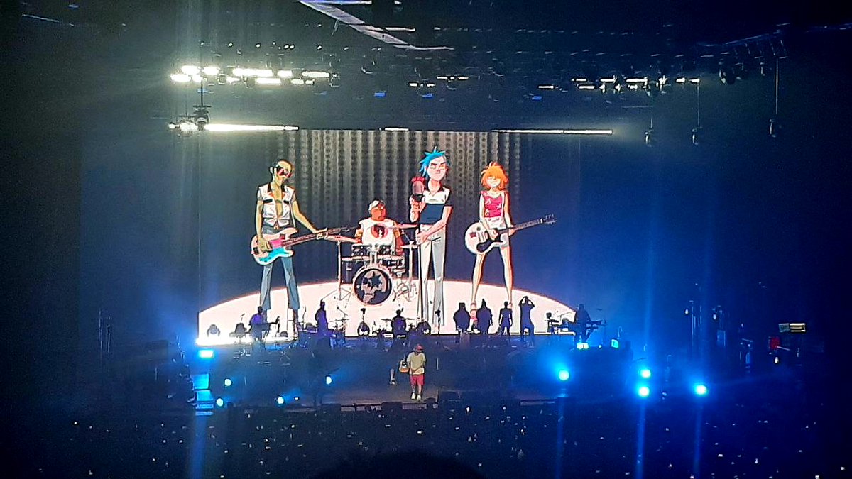 valtymor's tweet photo. Ayer cumpli un sueño de mi yo de 16 años. Gorillaz en concierto. https://t.co/Cf5IeRt4SM