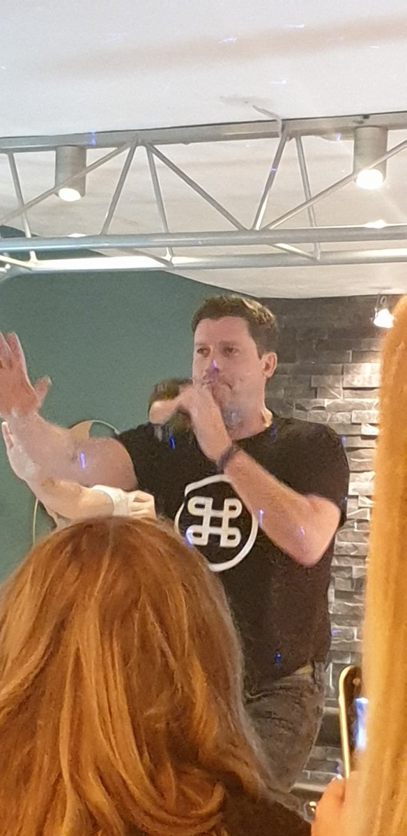 chrysalide55's tweet photo. Everybody !!!!!!!@iamSteveHart , thanks see you soon kisses https://t.co/6C6oC6nqtk