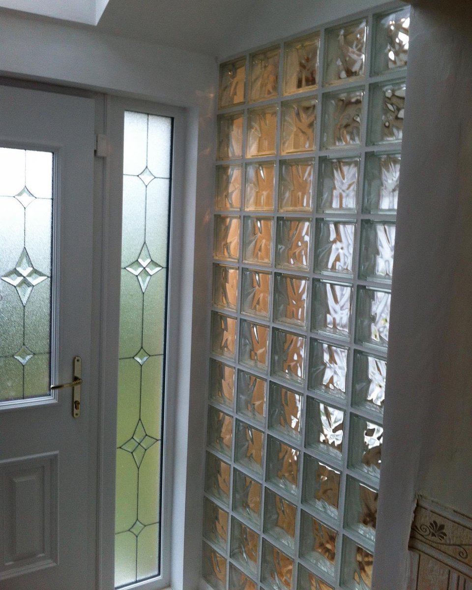 GlassBlockCo's tweet photo. Glass Block dividing wall between a porch &amp; extended living room 👍🏻

#glassblocks #glassblockco https://t.co/HUsxe7wn7W