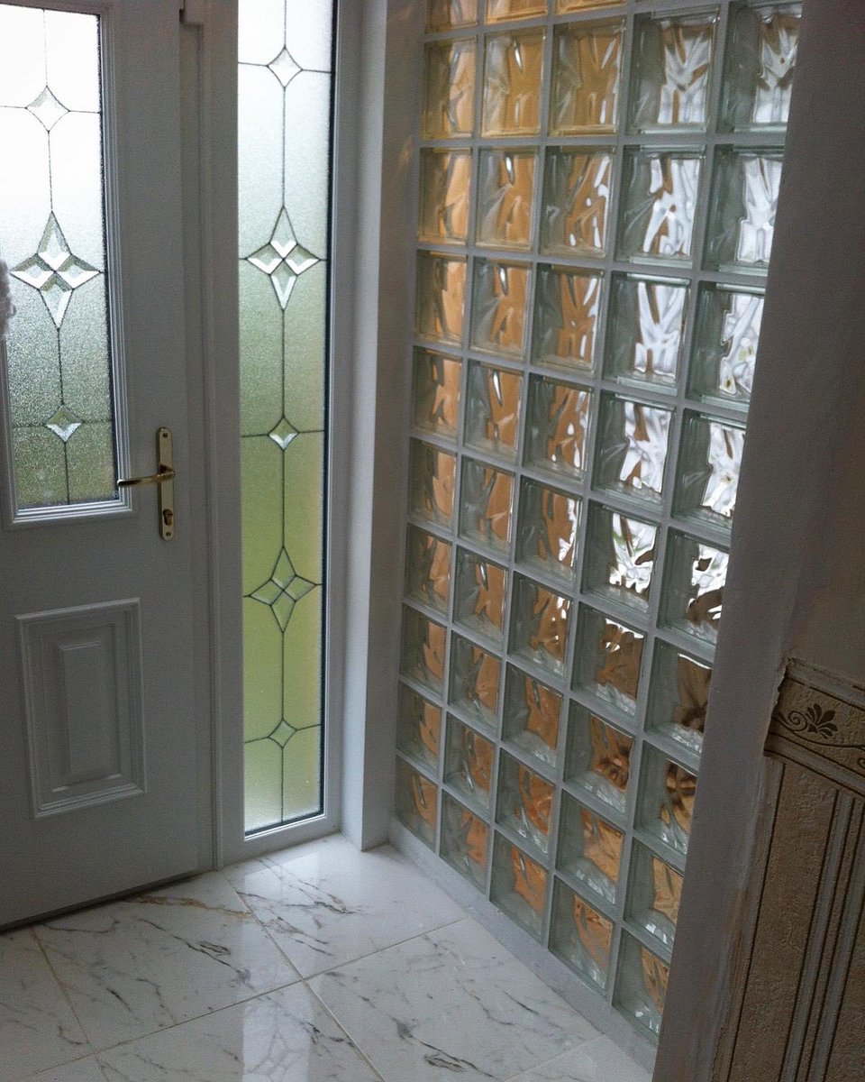GlassBlockCo's tweet photo. Glass Block dividing wall between a porch &amp; extended living room 👍🏻

#glassblocks #glassblockco https://t.co/HUsxe7wn7W