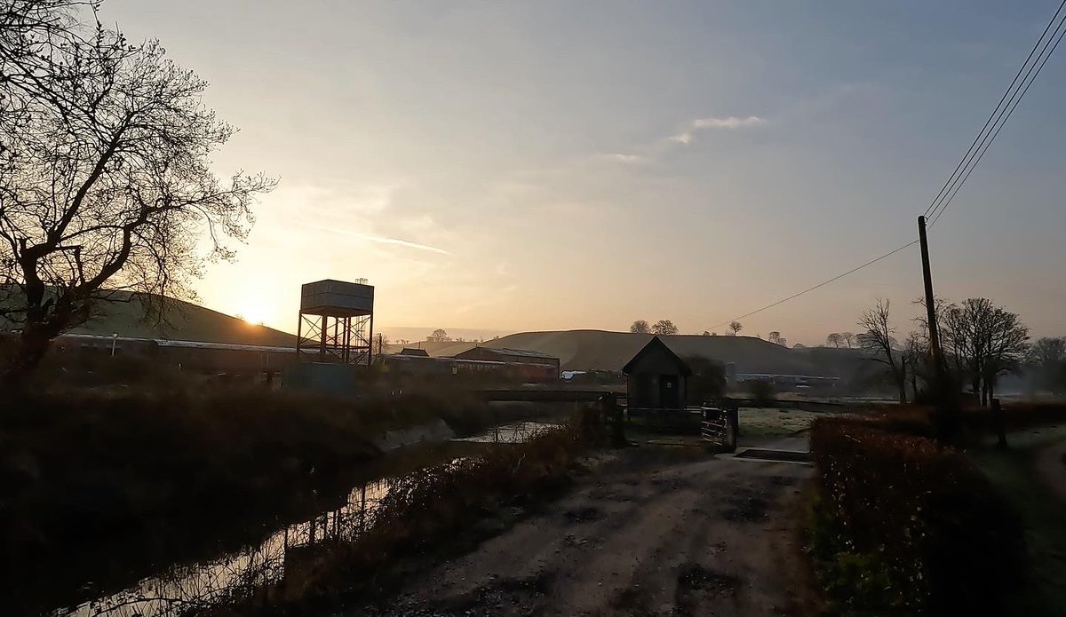 RunAdventurer's tweet photo. Coming Friday https://t.co/VPAMkdaWzo weβre near Leek in Staffordshire at Cheddleton for a run down the Churnet Valley looping back via Consall finishing outside the Boat Inn π#cheddleton #staffordshire #steamtrain #caldoncanal #churnetvalley #consall #boatinn #blacklioninn #run https://t.co/97x4EizQ3b