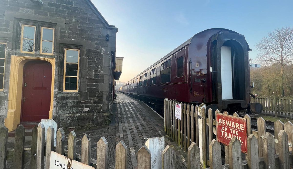 RunAdventurer's tweet photo. Coming Friday https://t.co/VPAMkdaWzo weβre near Leek in Staffordshire at Cheddleton for a run down the Churnet Valley looping back via Consall finishing outside the Boat Inn π#cheddleton #staffordshire #steamtrain #caldoncanal #churnetvalley #consall #boatinn #blacklioninn #run https://t.co/97x4EizQ3b
