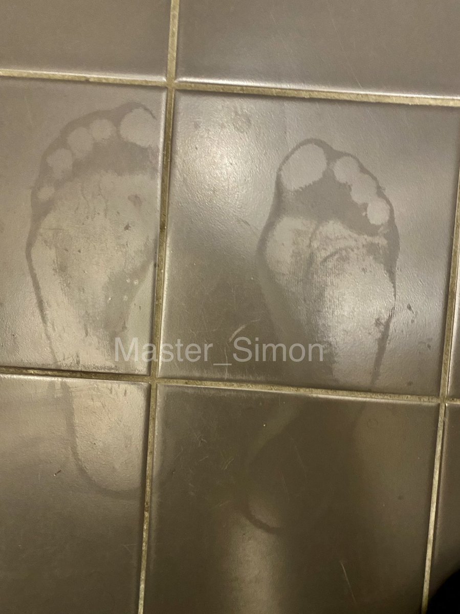 master_x_simon's tweet photo. #sweatyfeet #manfeet #feetfetish https://t.co/LSNM74TNUd
