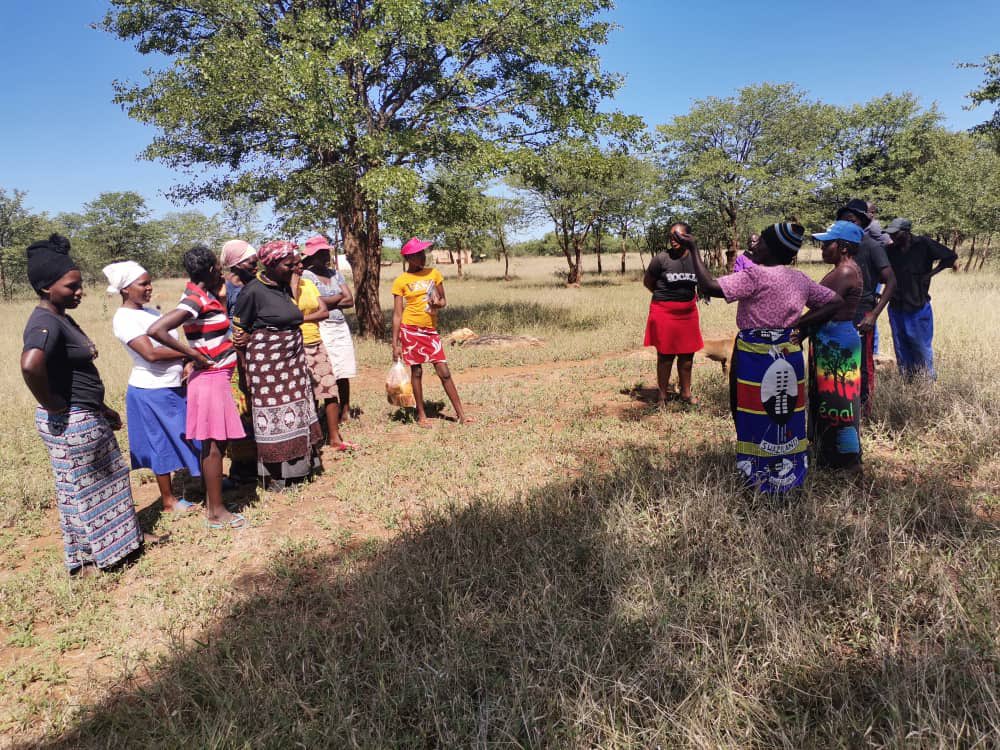 donatellatrust's tweet photo. DonatellaTrust/Home leader empowering women to engage in projects to sustain themselves. https://t.co/fAEcPYIFfT