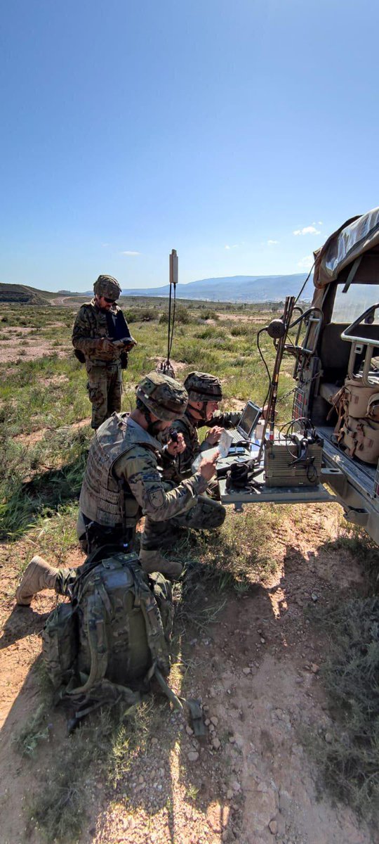 COMGEMEL_ET's tweet photo. Las compañias de la I Bandera del #TGC1 desplegadas en Almería continúan con su adiestramiento de combate de acuerdo al Programa Anual de Preparación.
"La Legión, pedirá siempre siempre, combatir sin turno , sin contar los días, ni los
meses, ni los años"#COMGEMEL #MCANA 🇪🇸 https://t.co/ptniNISJgV