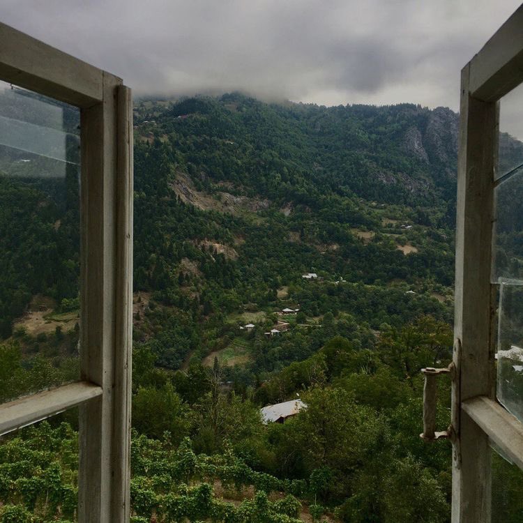 ohnosheknows's tweet photo. bedrooms with a view like this https://t.co/q80BLOPzLf