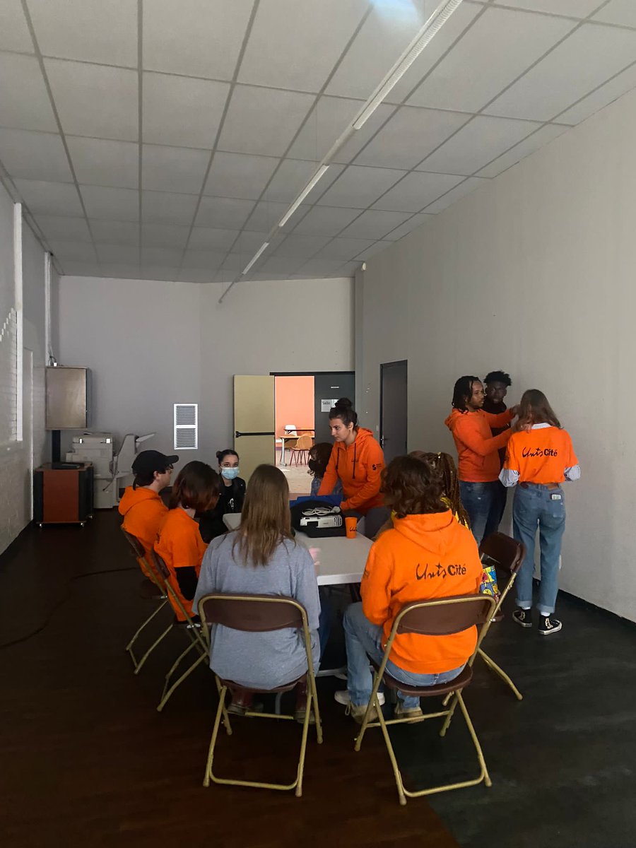 En pleine journée de formation civique et citoyenne avec des ateliers de Pairs à pairs préparés par les 80 volontaires @uniscite <a href="/ServiceCivique/">Service Civique</a> <a href="/Laval_la_Ville/">Laval la Ville</a> <a href="/VAllonnes/">Ville d’Allonnes</a> @ville_lafleche