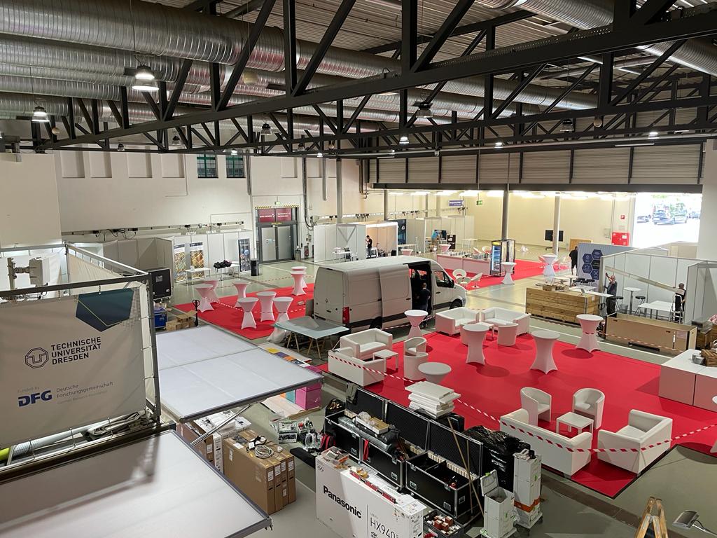 5g_lab's tweet photo. 2nd day of the Dresden Communications Festival #dcf22 our expo starts to get a picture... https://t.co/RmwOt2Ly50