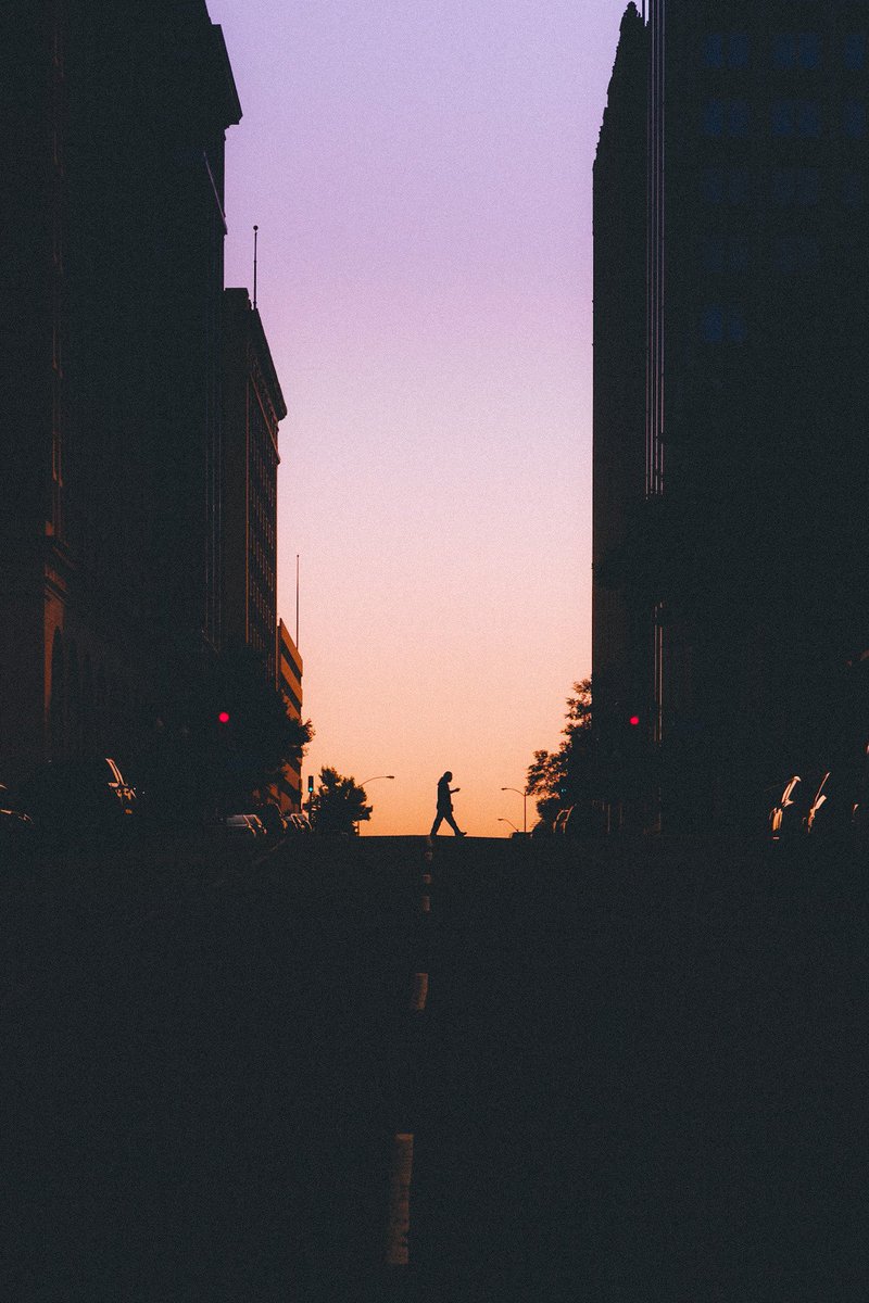 ramey_street's tweet photo. Early riser 📸 

#tulsaoklahoma #sunrise #streetphotography #fujifilm #artdeco  #photography https://t.co/JsJwFjyDmO