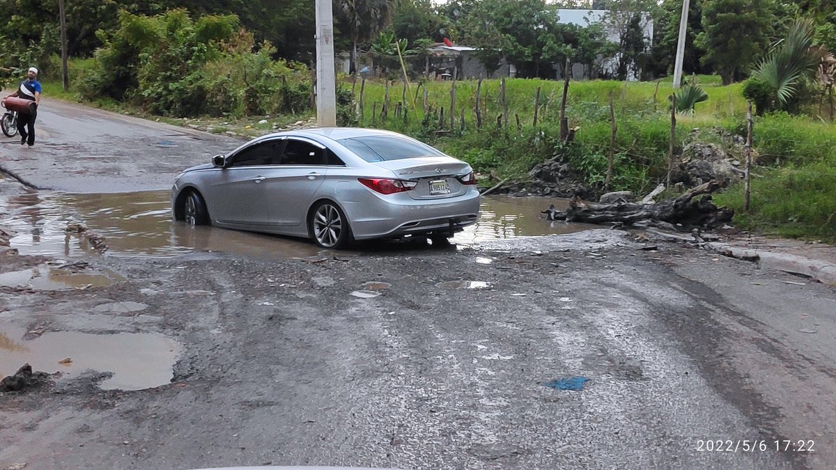 JanselJaquez's tweet photo. @MOPCRD @AlcaldiadeStgo @DeligneAB @AbelMartinezD @EduardoEstrella @MateoEspaillat @RaquelPenaVice
@raquelarbaje

Esto es en la C/ Cruz Gorda en Gurabo cerca de la carretera Buena Vista. Tenemos meses en eso y nadie hace nada. Favor gestionar la reparación. https://t.co/3lOxHASzF3