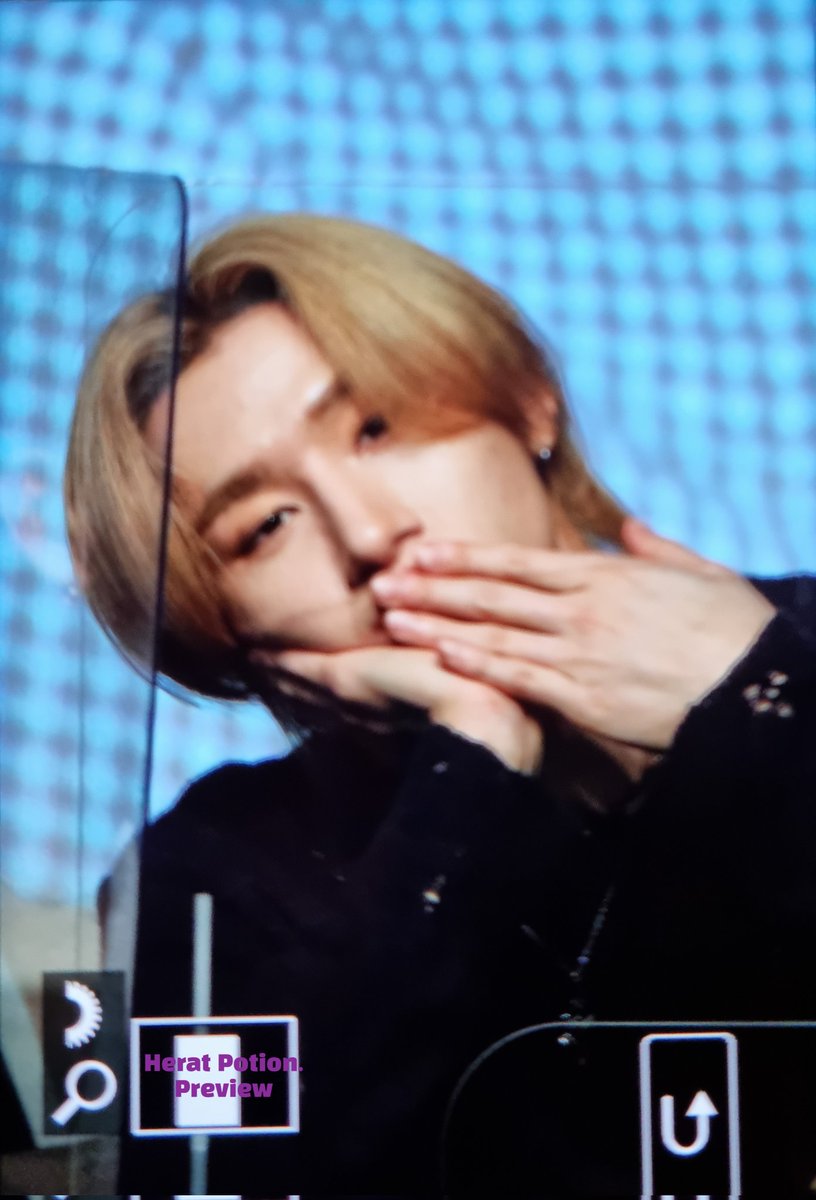 Heartpotion0126's tweet photo. 220510 유니버스 팬싸인회

#몬스타엑스 #임창균 #창균 #아이엠 #IM #MONSTAX #CHANGKYUN https://t.co/beL0iI0YoU