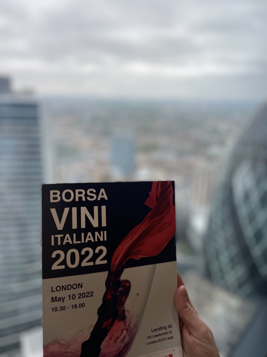 ITALondon_'s tweet photo. 🚨Event Alert
#BorsaViniItaliani2022 🍷
Meet 50 Italian wine companies at stunning venue Landing Forty-Two.
Discover #theextraordinaryitaliantaste 🇮🇹
#BorsaVini included the masterclass "Bella Rosa" on rosé wines led by Sarah Abbott MW.
#BVI #ItalianTradeAgency #beIT https://t.co/iaLzJfsLc9