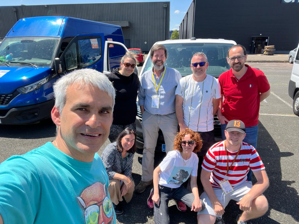 EutsiU's tweet photo. New convoy #eutsiukrania!!!
4 furgos  +7Ts (comida, mat. sanitario y prods d higiene) para frontera Ucrania.
Equipo:Yuriy,Teresa,Arrate,Diego, Manu,Xabi,Emma,Asier
Слава Україні! Героям слава!💙💛
@FundacionGE  #lineafevida #fundacionge #sonrisasaucrania #dualiateletraducciones https://t.co/DFU50AHCao