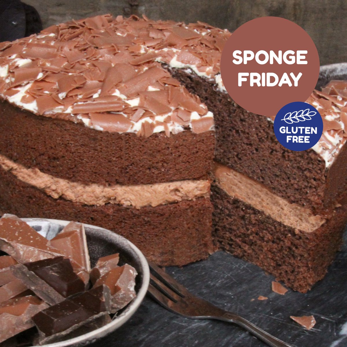SpongeCakesLtd's tweet photo. This week's Sponge Friday is Biscoff! Or choose from our Gluten Free Chocolate Cake or Chocolate Vegan Cake ๐ฅฐ https://t.co/hEH7Q15tvL #SpongeFriday #CakeForTheWeekend #Biscoff #VeganOption #GlutenFreeOption https://t.co/KANv6TW5pv