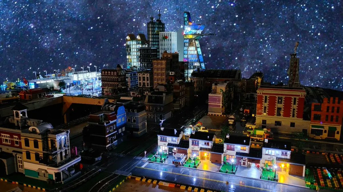 BevinsBricks's tweet photo. I love Led lights it really makes a Lego city come alive. https://t.co/phhsOR7827