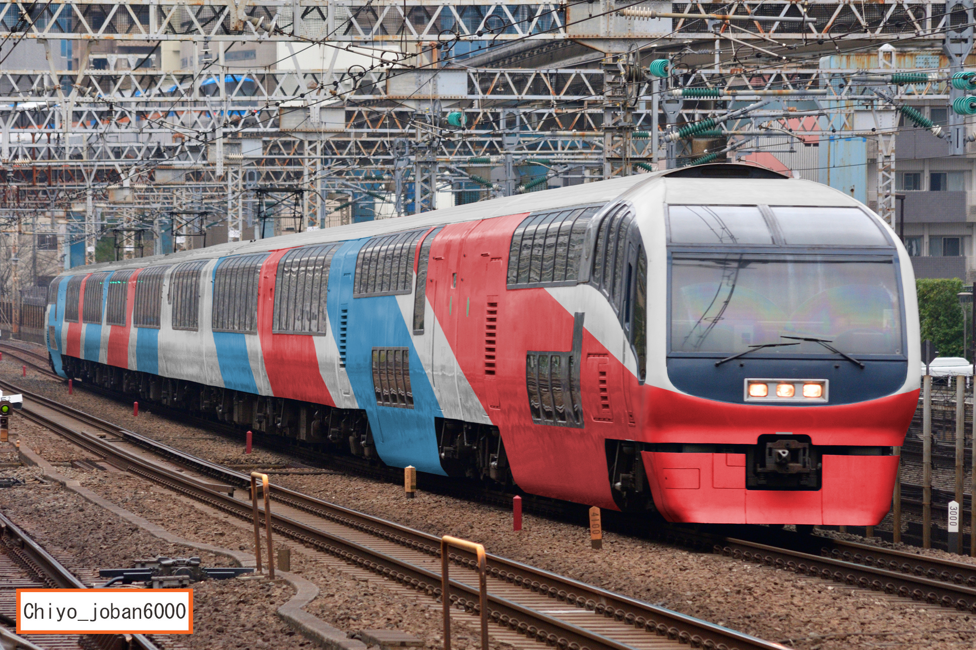どんこ Rt Chiyo Joban6000 伊豆急行2510系電車 16年に廃止されたリゾート踊り子号を復活させるべく E261系に置き換えられた251系を購入 塗装変更した形式 っていう設定 U S O Train ウソ電 T Co 7oboi0ssee Twitter