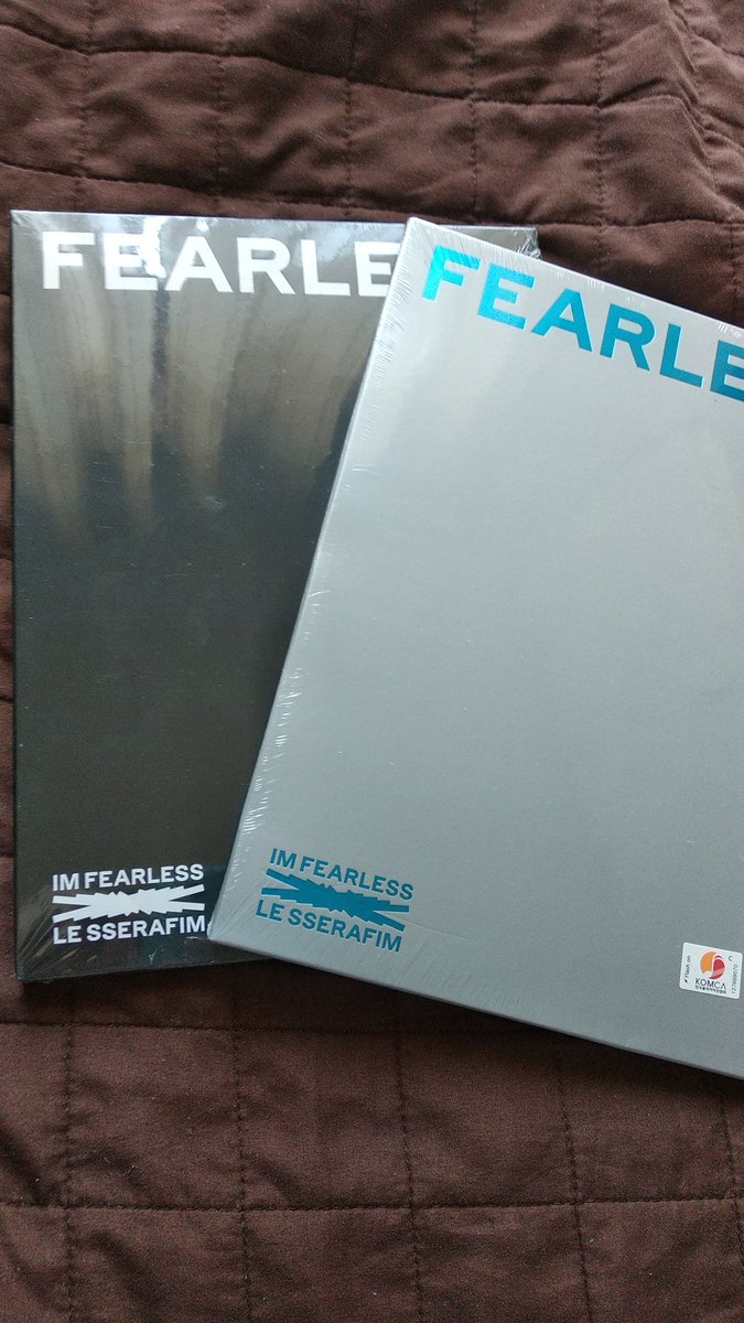 Yureimura's tweet photo. LE SSERAFIM Debut album arrived!

Bought both versions + limited one (still on the way) https://t.co/um7LpH2zp5