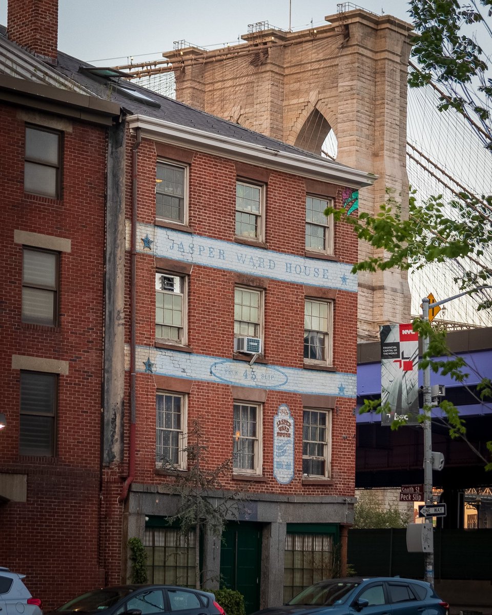 LandmarksofNY tweet media