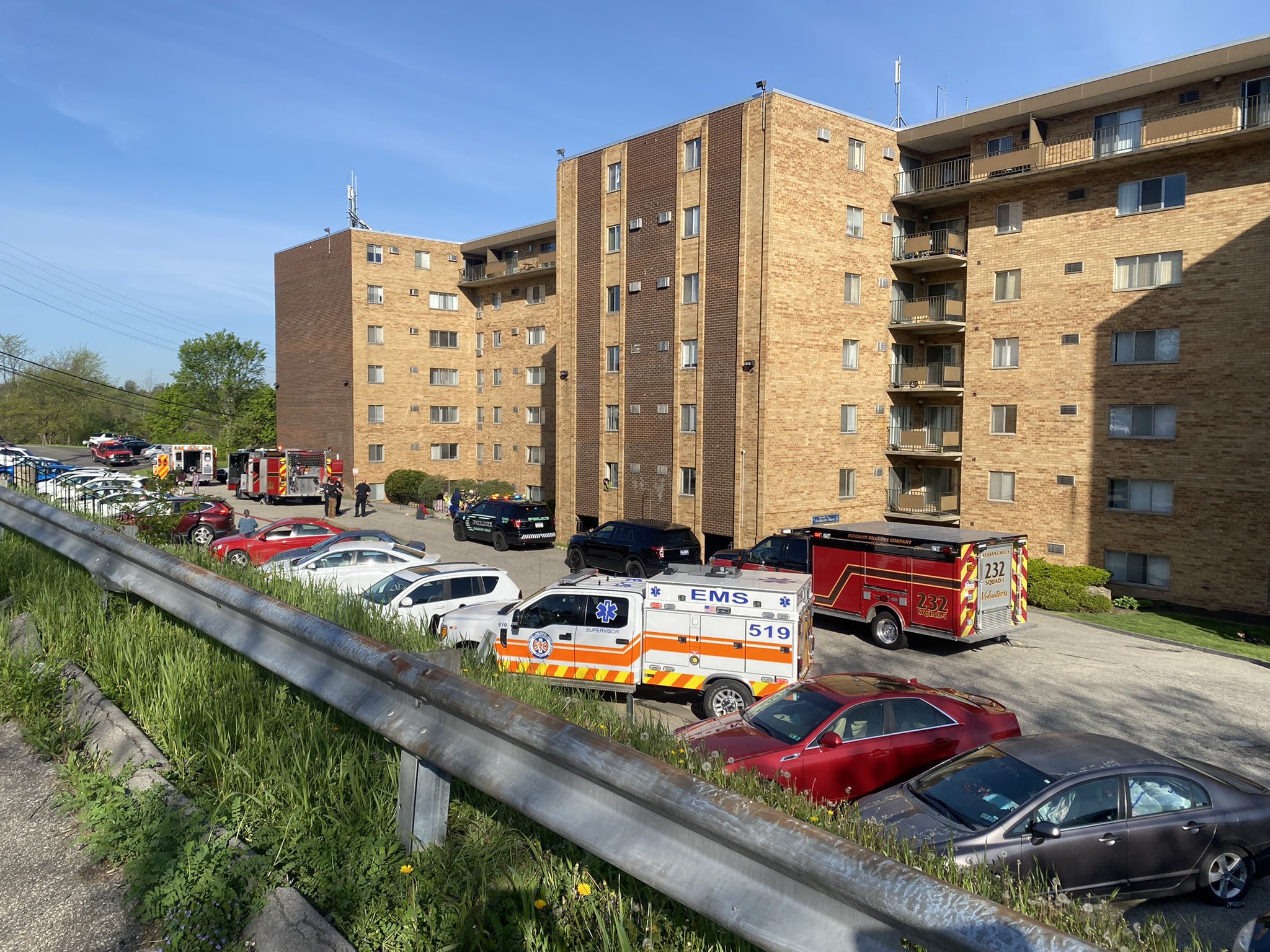 Alyssa Raymond on Twitter "Southpoint Towers Apartments in Pleasant Hills evacuated after a