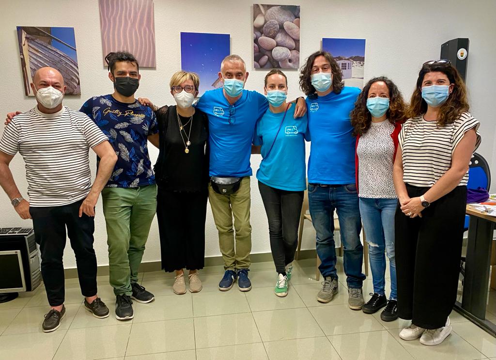 AlcorconSSocia1's tweet photo. Visitando a los compañeros y compañeras de @UCribado, en el CAID de #Alcorcón que se encuentran realizando test de Hepatitis C, VIH y sífilis.
Alineados con los objetivos de la #OMS de eliminar las Hepatitis Virales para el 2030. https://t.co/7BPLCVv4Zl