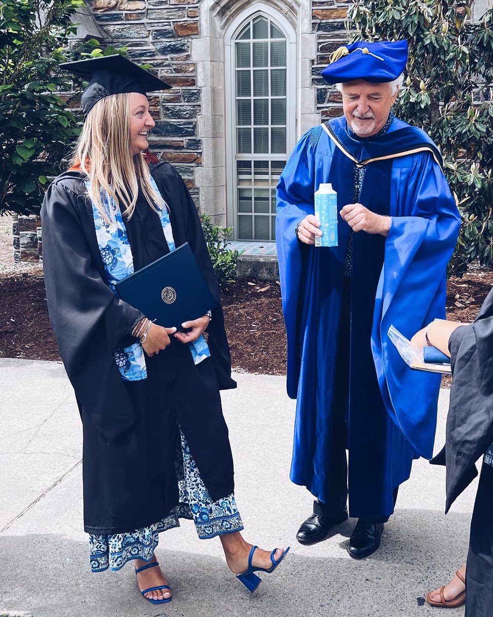 LeeJulietteA's tweet photo. Thank you @DukeEnvironment for entrusting me with a Master of Environmental Management degree
I am so grateful for my advisors, @AndyAread and @dpnowacek
and all my nature loving outdoorsy #oceangals — you all truly kept my head above water!
#wearedukeenvironment #whatnow https://t.co/C035J0YnB7