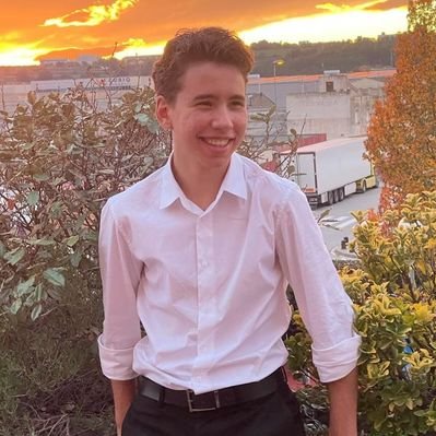 Genís Hernández Palau (<a href="/Genis_He_Pa/">Genis Hernández Palau</a> ) de <a href="/institutgallecs/">Institut Gallecs</a> de #Mollet rebrà demà el 17è Premi Camí Ral de treballs de recerca de 2n de batxillerat del <a href="/ce_granollers/">Centre d'Estudis de Granollers</a> Està orgullós
Escolta'l👇Punt informatiu 11:30 (10-05-2022) scur.cat/HKFXPZ #alacarta via <a href="/RadioGranollers/">Ràdio Granollers</a>