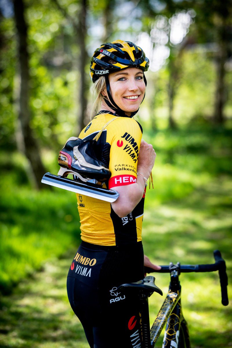 Een duik in het diepe, ik denk dat dat mijn gevoel op dit moment het beste omschrijft. Vanaf vandaag maak ik de overstap van @jumbovisma_ice naar @jumbovisma_road en mag ik mezelf wielrenster noemen! Ongelofelijk veel zin in dit nieuwe avontuur! 😍🚴‍♀️

📸 sparidaens_photography