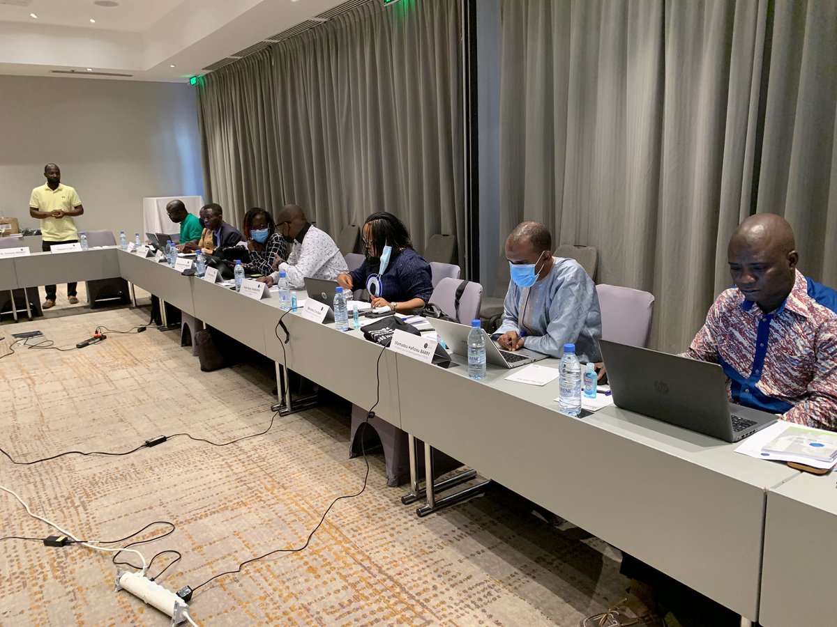solutiontt's tweet photo. Travaux préliminaires. On revisite nos documents de politique (policy papers).
Avec @WATHI_ThinkTank @Kas_Abidjan @ViewStat #CIRES @swbenin @caderdt @ChathamHouse @IpedTank #CRPA #InstitutDeStrategies #IREG @CROP_Togo. Le #CAPES du #BF célèbre ses 20 ans et ne peut nous rejoindre https://t.co/72B0tduRXt