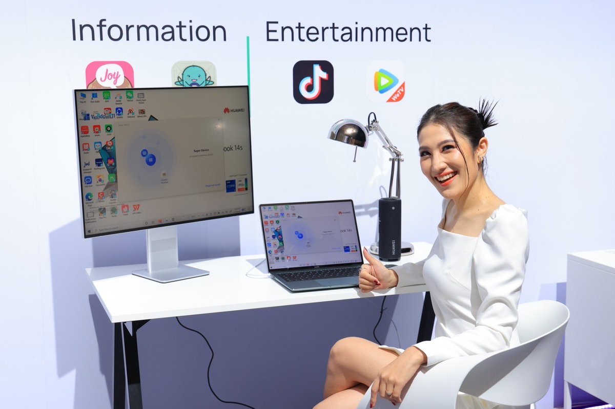 Eng_afternoonz's tweet photo. HUAWEI เปิดตัวโปรดักต์ใหม่ มาพร้อม Ecosystem สุดล้ำ ตอบโจทย์ Smart Office มาก มี Product Experience Zone ให้เดินชมเพลินๆ ด้วย พอลองเล่นไปเล่นมา พบว่า โซ เลิศศศ!!!
#HUAWEIMatePad
#MobileAppEngine
#HUAWEISmartOffice https://t.co/0IEzXwgsRp