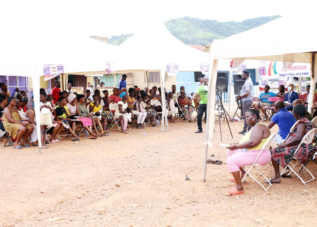 CHRIAFRICAOFFIC's tweet image. ...on the need to support the CTS and to use ADR to resolve petty offences in Ghana as part of efforts to enhance justice delivery
Implementing partners on the JSS Activity @lrc_ghana  @CHRIAfrica2 @crimecheckgh @ibgglobal

#JSSActivity 
#NoBarrierToJustice
#AccessToJustice
#CTS