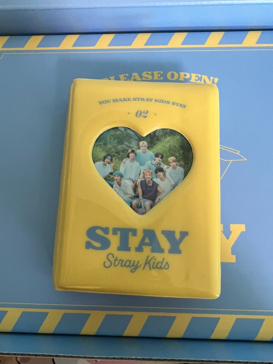 sweetchanbb's tweet photo. 🇲🇾 wtb this fankit binder mur mur~ i don't really mind the condition as long as it isn't too bad #pasarskz https://t.co/nOnbdyAV1Z
