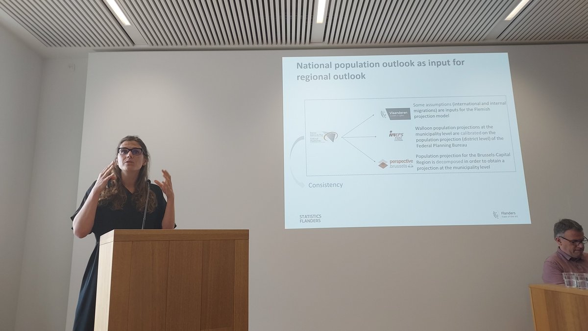 statistiek_vl's tweet photo. Co-operation in practice part 2: our colleague Lisa Van Landschoot presents Demobel, a database on demographic data developed by @Statbel_nl and used by @FPB_BE, @IWEPS_wallonie, @bisa_brussels and @statistiek_vl. #regionalstatistics https://t.co/6GYJUUeKf3
