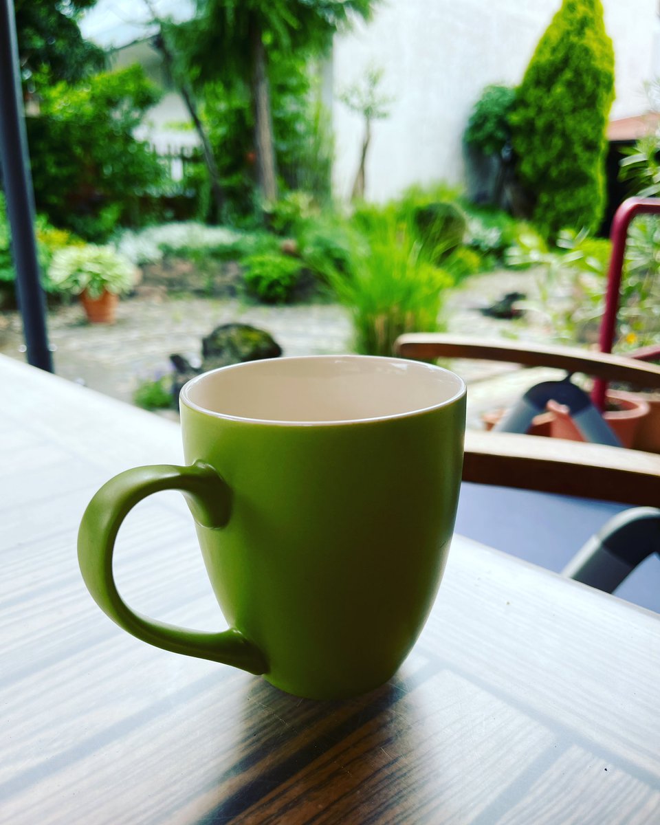 Eckistein's tweet photo. Ab und zu ist so etwas simples wie ein Tasse Kaffee in schöner Umgebung alles, was der Mensch braucht. #kurzeauszeit #arbeitspause #wiederdahoam https://t.co/GL9qLQw6rn