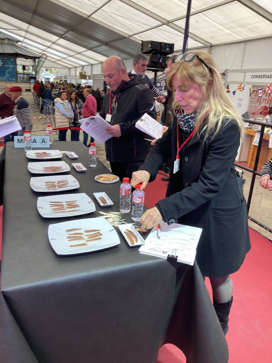 Concurso de Cata ciega de Anchoas de la Feria con las siguientes conserveras
Pujado-Solano
Nuevo Libe
Ana María
Hoya 
5ñ
De mingo
Fontecilla
Catalina
María Asun Velar 
Emilia
La Reina del Cantábrico
#CantabriaInfinita #cantabriamasxdescubrir #CofradíaDeLaAnchoaCantabria #Santoña