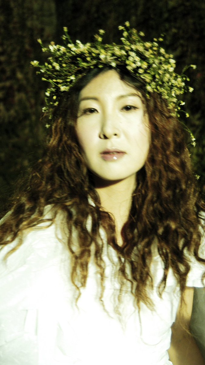 [IUM_NEW NFT DROP]
Group Exhibit Statement @ Space 776 <Janus : Multi Personas>_ curated by <a href="/june_redthread/">June Redthread</a> 

-Visions of the Bride in a garland  by IUM
-0.3 ETH (1/5)

opensea.io/assets/0x495f9…

#NFT #NFTs #nftcollector #NFTCommuntiy