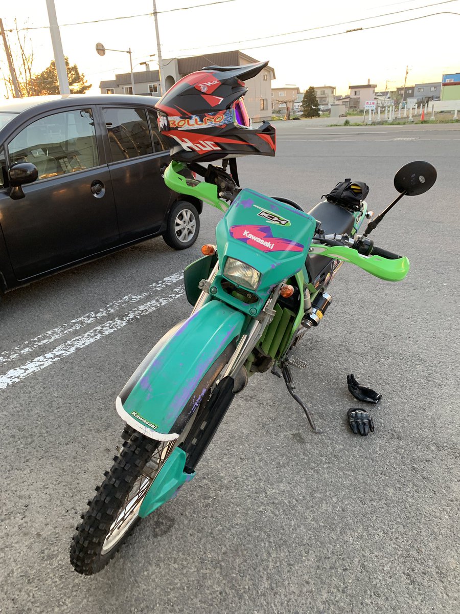 HM183_kyab's tweet photo. kdx125sr納車しました！！
パワーバンド入ると振り落とされそうなぐらい加速するから乗ってて楽しい🥰
22馬力は伊達じゃないな https://t.co/5dfGxtcwPK