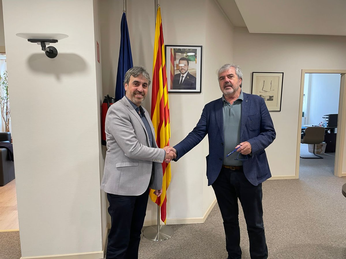 MedCities's tweet photo. 🇪🇺 De missió a Brusel·les, iniciem ronda de contactes amb el Delegat del Govern a la capital europea, Gorka Knörr. El Secretari General de #MedCities, Josep Canals, explica els projectes que la xarxa de ciutats duu a terme al #Mediterrani localitzant els #ODS i l'#Agenda2030. https://t.co/bYU796Ooe1