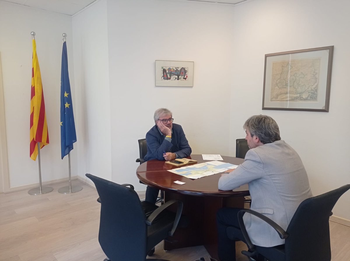 MedCities's tweet photo. 🇪🇺 De missió a Brusel·les, iniciem ronda de contactes amb el Delegat del Govern a la capital europea, Gorka Knörr. El Secretari General de #MedCities, Josep Canals, explica els projectes que la xarxa de ciutats duu a terme al #Mediterrani localitzant els #ODS i l'#Agenda2030. https://t.co/bYU796Ooe1