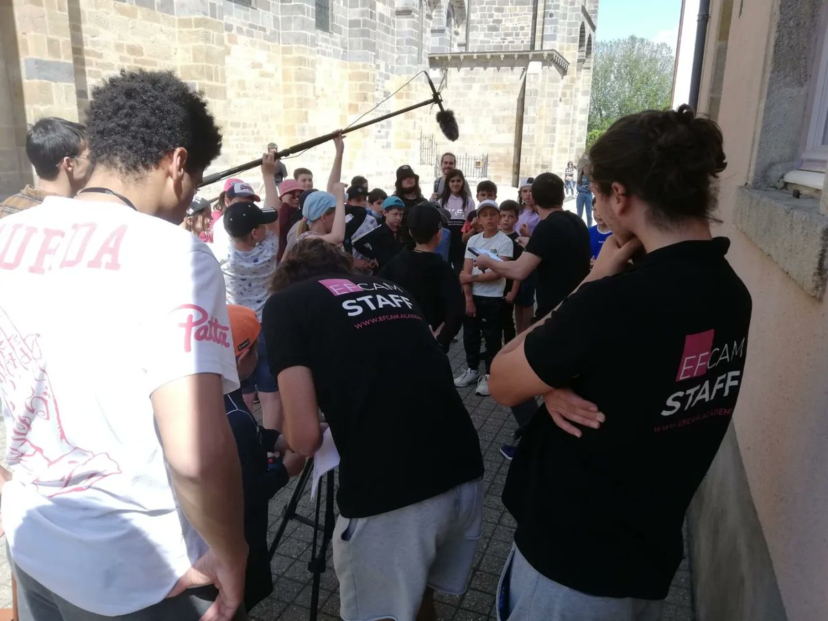 EFCAM_France's tweet photo. 🎬 Tournage d'une fiction par les étudiants en 1ère année dans le cadre du Festival Plein la Bobine à Issoire https://t.co/fRWDRcI0IV