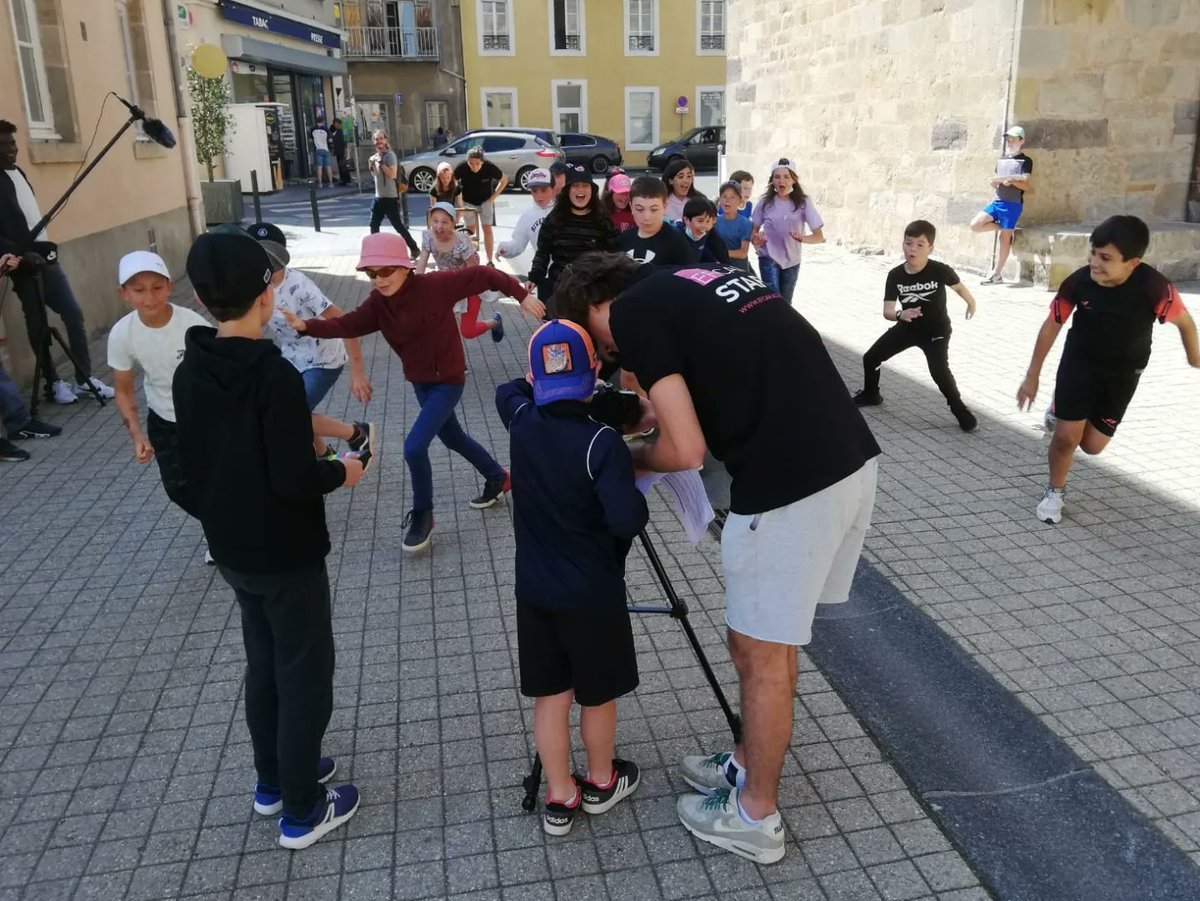 EFCAM_France's tweet photo. 🎬 Tournage d'une fiction par les étudiants en 1ère année dans le cadre du Festival Plein la Bobine à Issoire https://t.co/fRWDRcI0IV