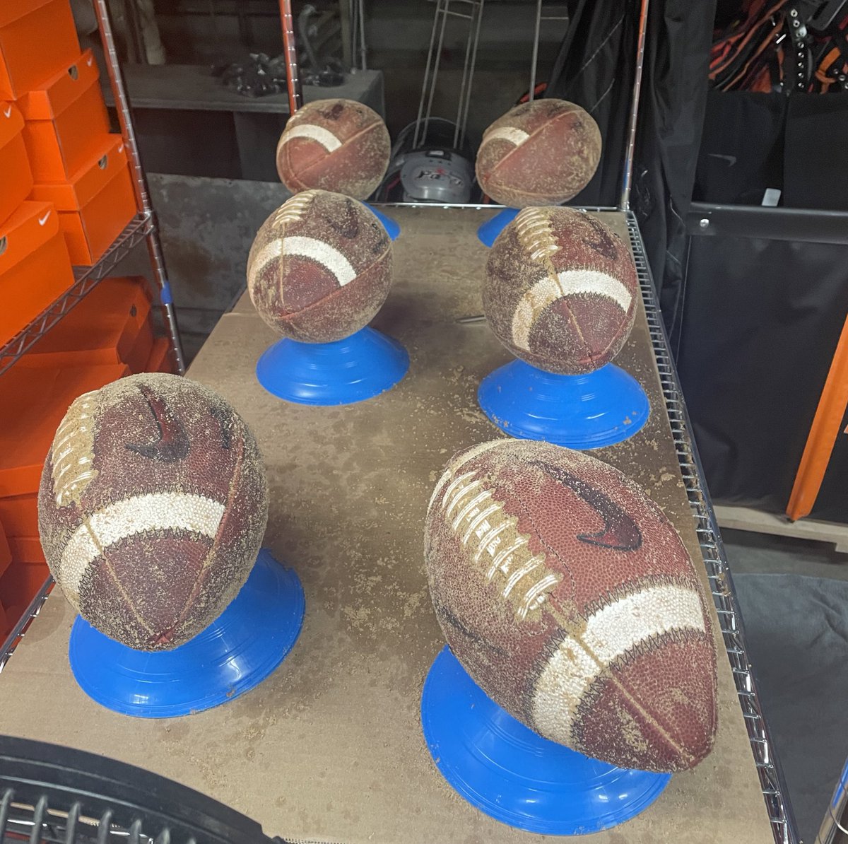 Coach_Mende's tweet photo. Thank you @Cliftoncp for getting @nikefootball game ready for our specialists #KUnit this summer #WinTheKeyGround https://t.co/89qY2mR2SJ
