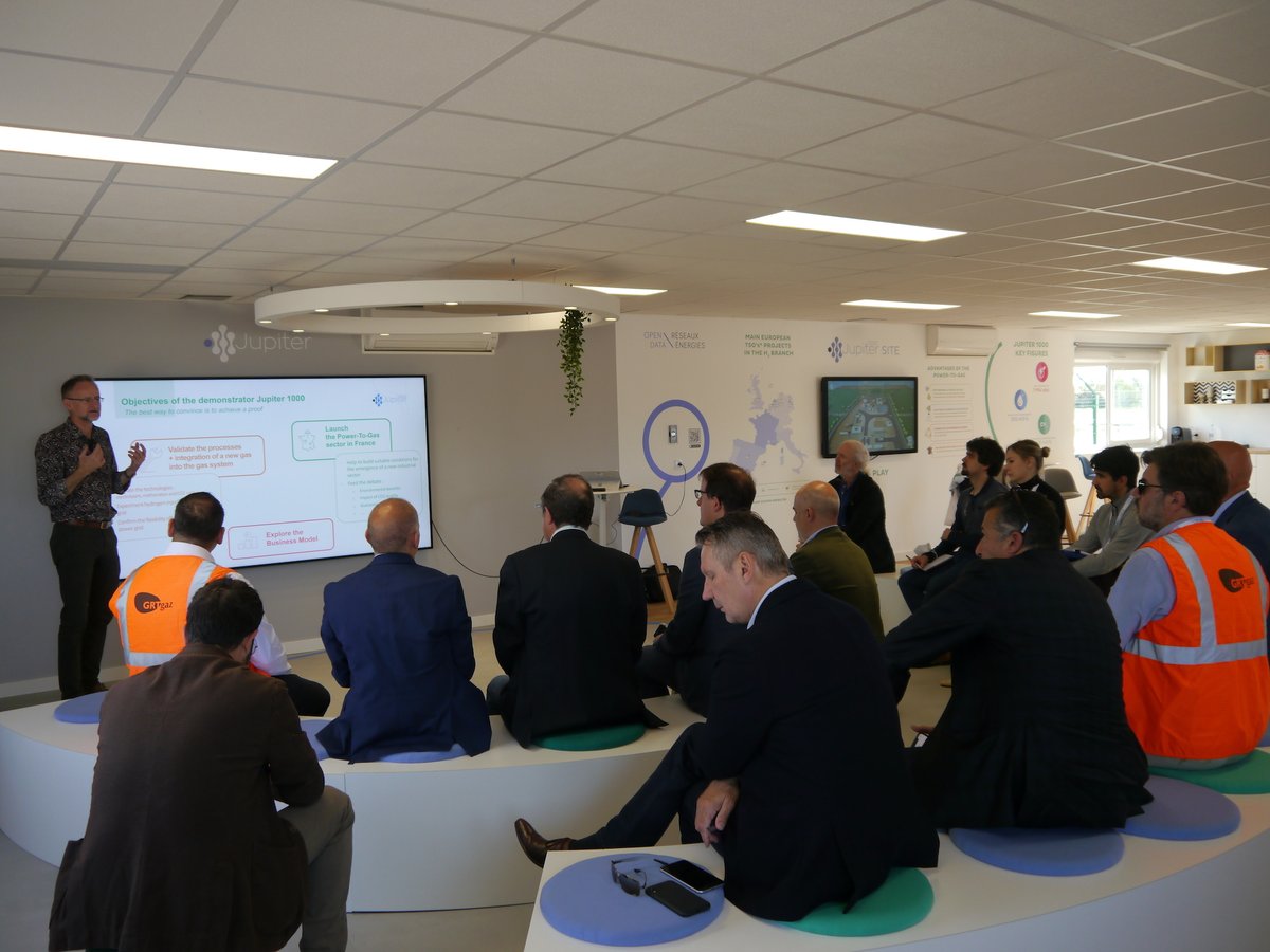 Jupiter1000PtG's tweet photo. 🇪🇺Dans le cadre du projet @H2GLOBALCLUSTER , en partenariat avec @Capenergies  et @risingSUD , nous avons accueilli des acteurs européens venus dans la région pour découvrir l'écosystème local de l'#Hydrogene https://t.co/T2YP25Kjlh