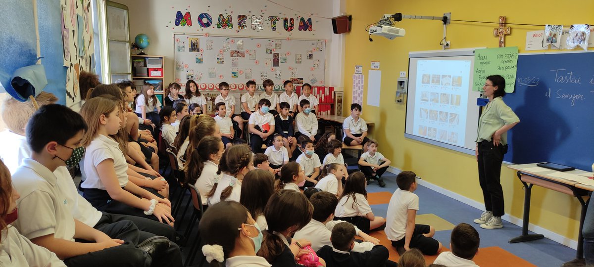 standreu's tweet photo. Avui ens ha visitat la creadora del disseny del dimoni d'enguany: Montserrat Silvestre @montse_silv . Els de #4EP i #1EP hem tingut el privilegi de saber tots els secrets de l'elaboració i creació del dimoni! #Momentum #FestesdeMaig2022 #Dimoni #Badalona #Cremada #Cremada2022 https://t.co/iXwP5aPvgg