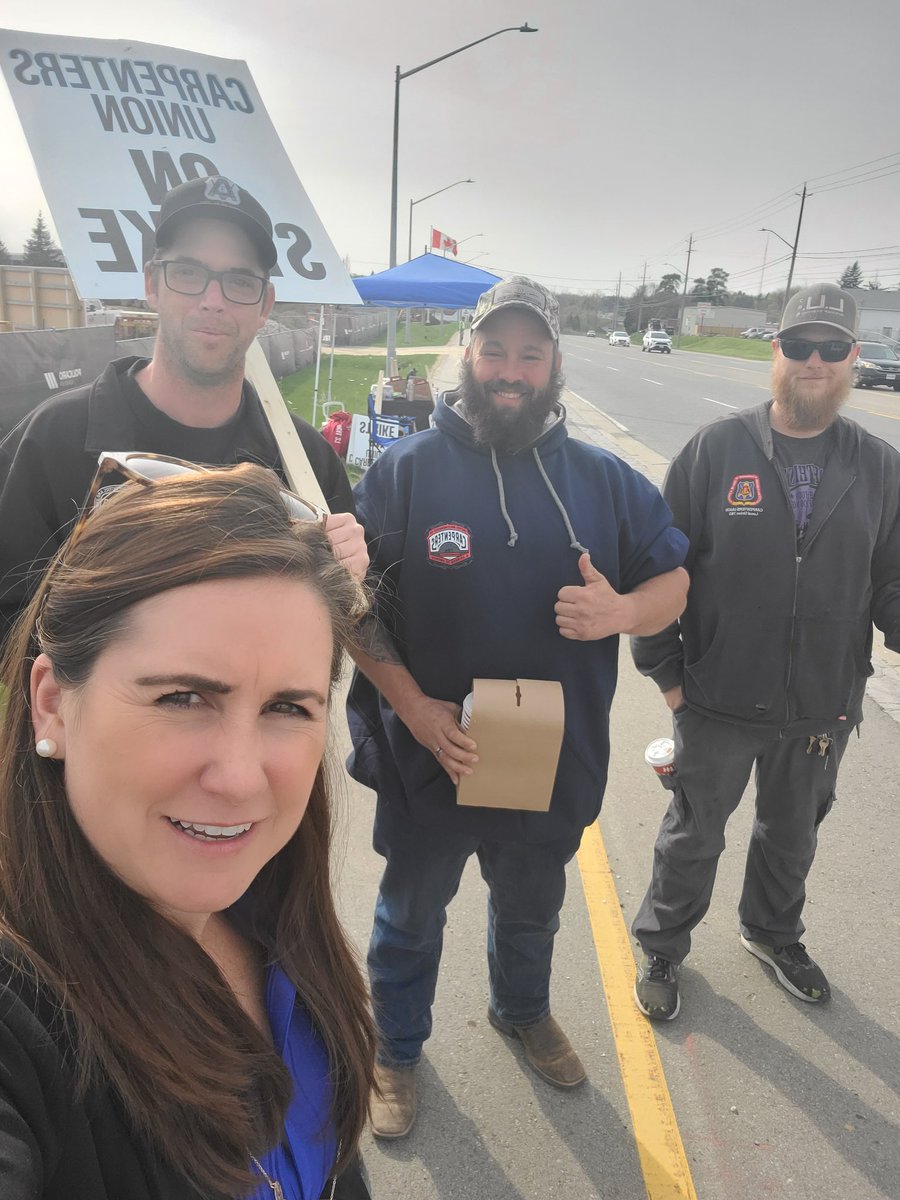 jessburnie's tweet photo. Stopped to support the @CarpentersONT out on the line today from #osstf Asking for fair wages for services that continued on during the pandemic! #solidarity #onstrike Visit them on Victoria Street in Waterloo https://t.co/AX3DPrUmID